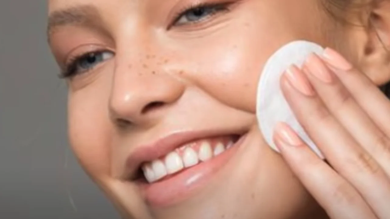 KOŽA ĆE BITI MEKANA KAO OBLAK: Mat šminka za kojom su poludele tiktokerke (VIDEO) 21 l084uam1 169