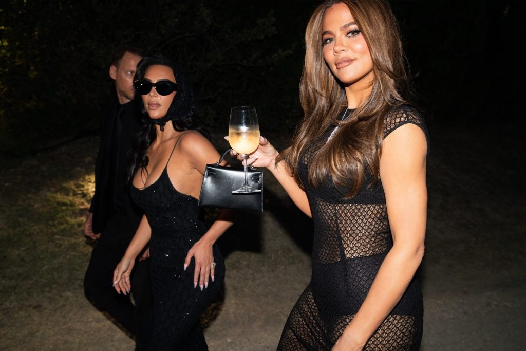 PETA žestoko napala Kim i Kloi Kardašijan zbog božićnih poklona, pa im udarili na majčinstvo: "Ovo je prava sramota!" 1 profimedia 0890621395