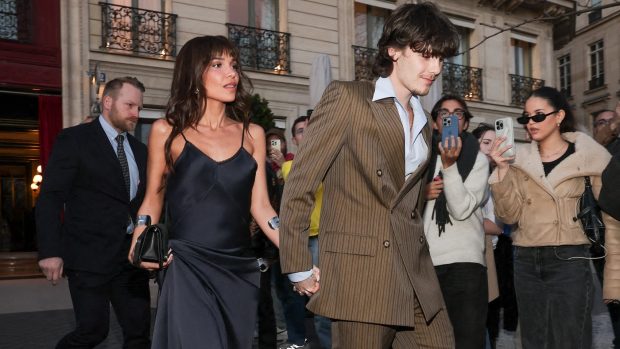 Eksplicitne fotke Kruza Bekama i njegove 9 godine starije devojke u centru novog skandala! "Da li je cela porodica poludela?" 21 profimedia 0973478157