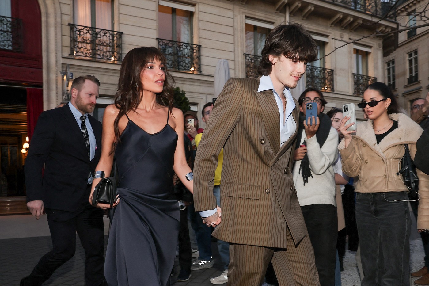 Eksplicitne fotke Kruza Bekama i njegove 9 godine starije devojke u centru novog skandala! "Da li je cela porodica poludela?" 18 profimedia 0973478157