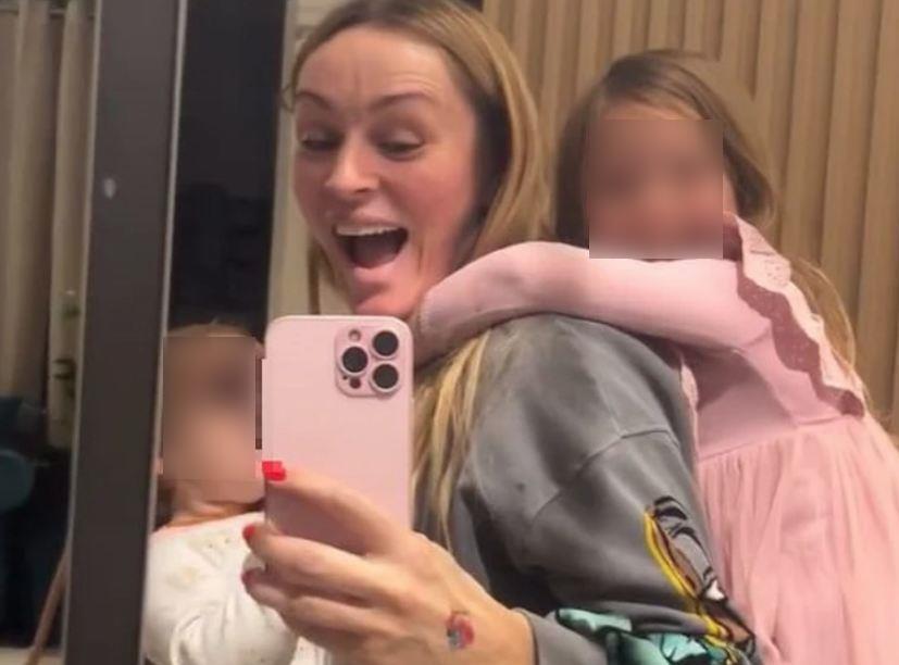 Praznična čarolija u domu Lune Đogani i Marka Miljkovića: Porodični prizor raznežio fanove, a jedan komentar svima je zapao za oko (FOTO) 3 2449664